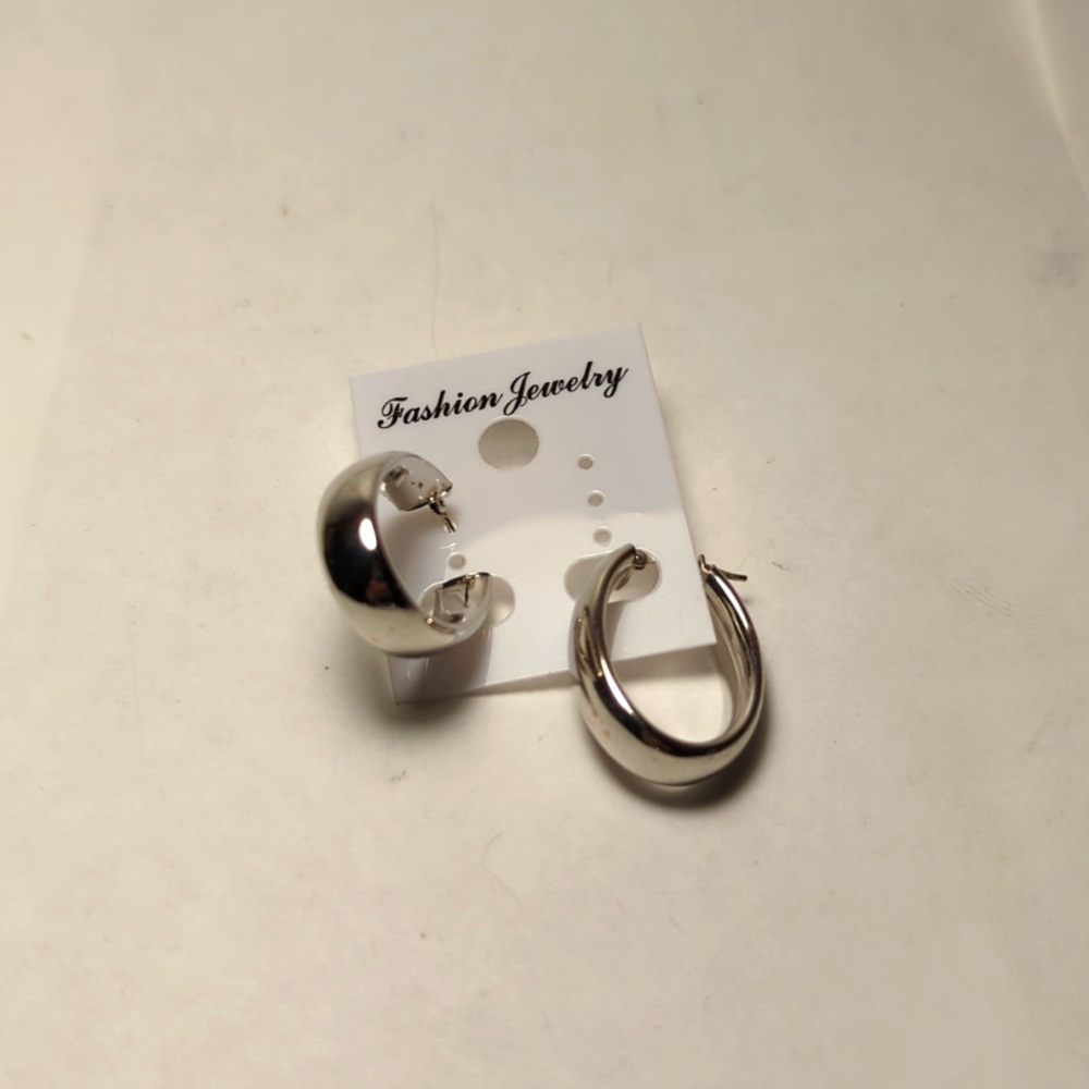 White gold 14k oval hoops 1 Inch Simple